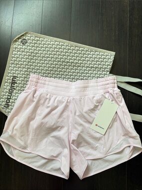 LULULEMON HOTTY HOT HR 4” SHORTS IN PINK ORGANZA SZ 10 NWT